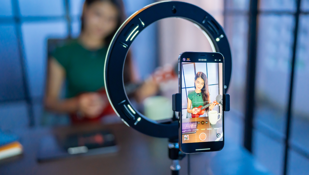 AI creators and virtual influencers